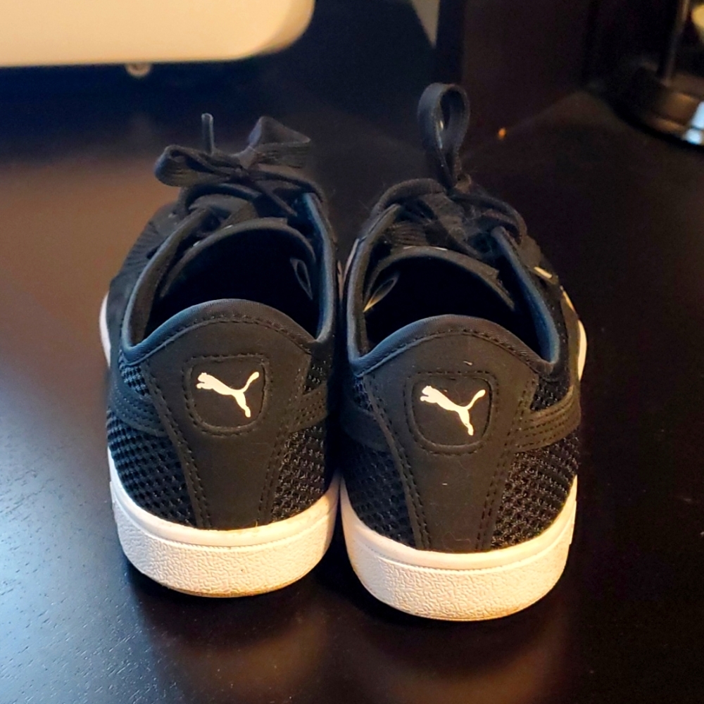 Women's Puma Black Sneakers Size 8.5 - Picture 4 of 7